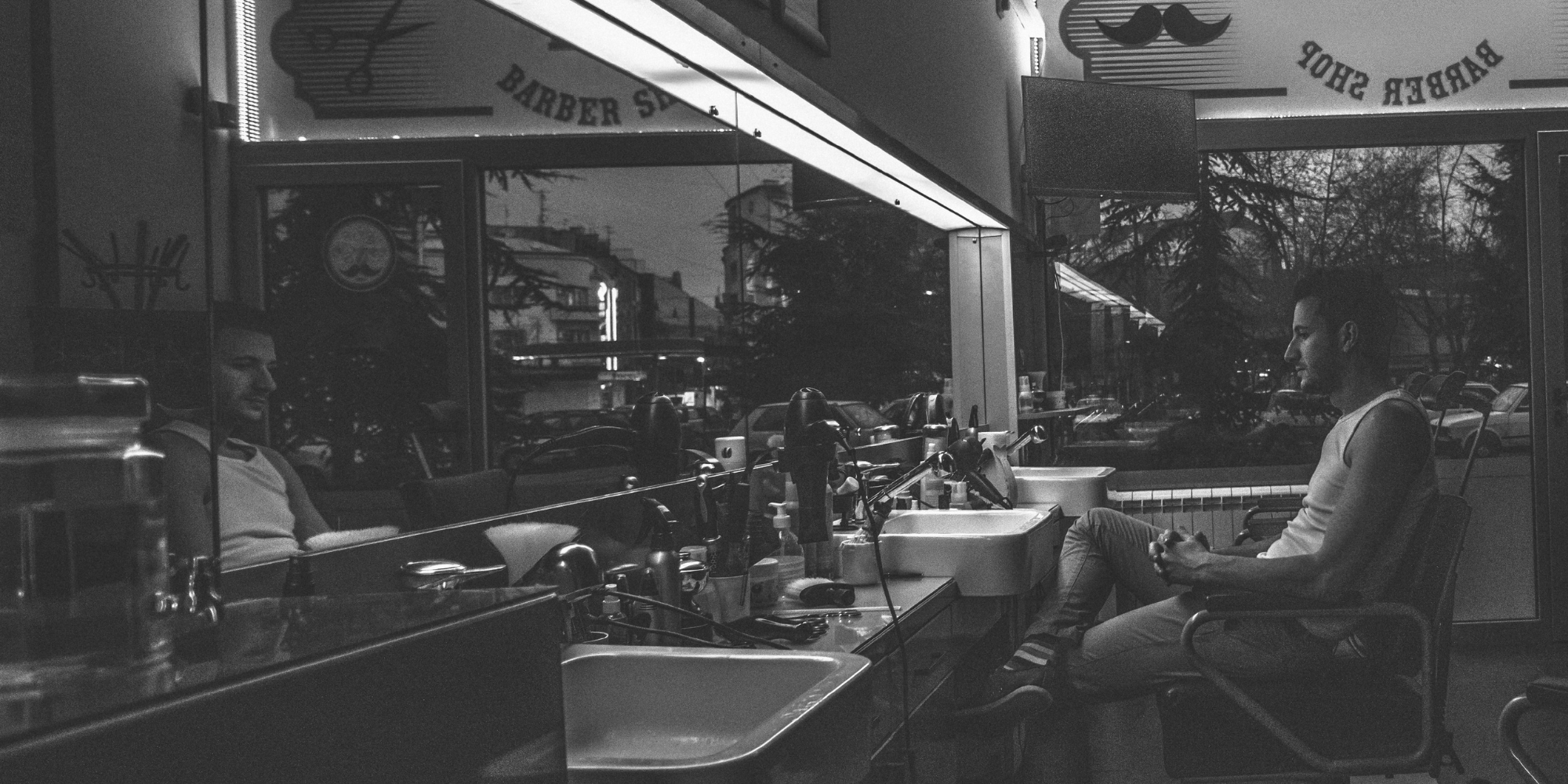 Your Command Center: Choosing the Perfect Barber Workstation