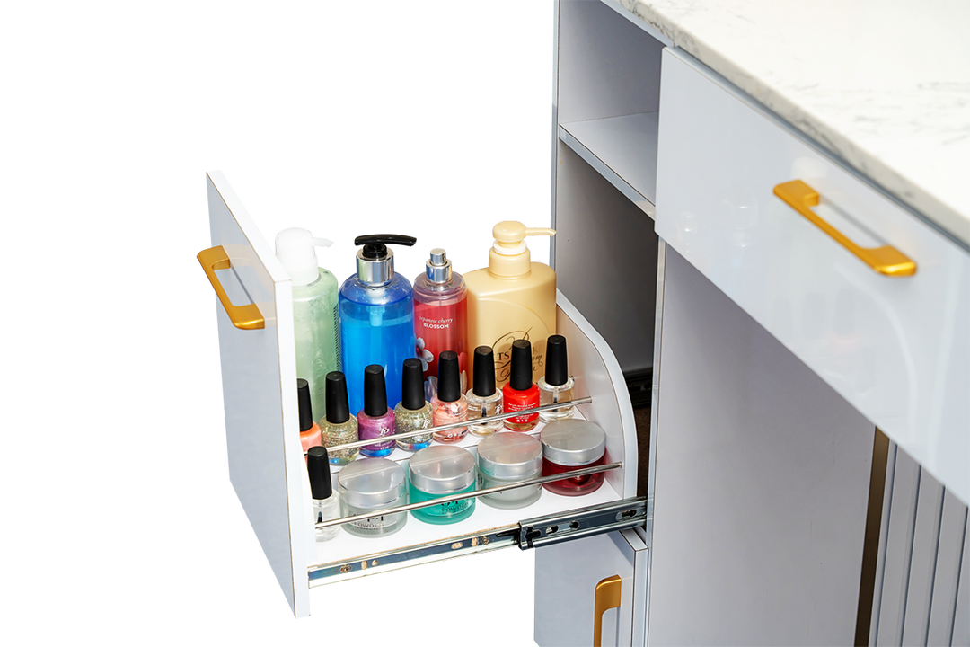 Le Cinq Single Nail Table